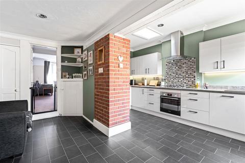 3 bedroom terraced house for sale, Deer Park Road, Newton Abbot