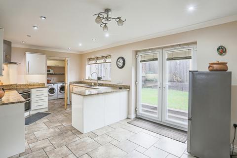 5 bedroom detached house for sale, Wheldon Road, Castleford