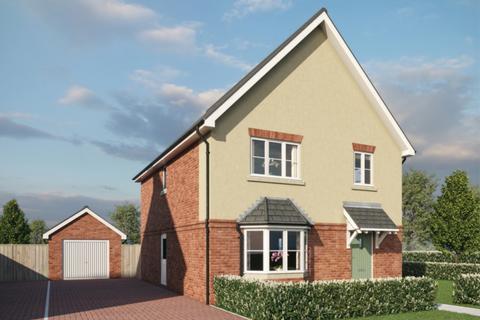 4 bedroom detached house for sale, Buckenham Road, Attleborough