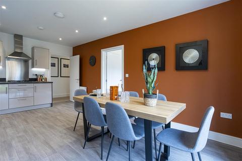 4 bedroom detached house for sale, Buckenham Road, Attleborough
