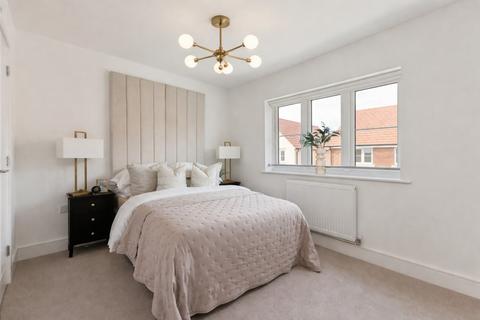 4 bedroom detached house for sale, Buckenham Road, Attleborough