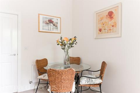 2 bedroom flat for sale, Sherwood Way, Epsom