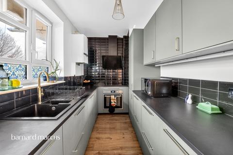 2 bedroom flat for sale, Aldrington Road, London