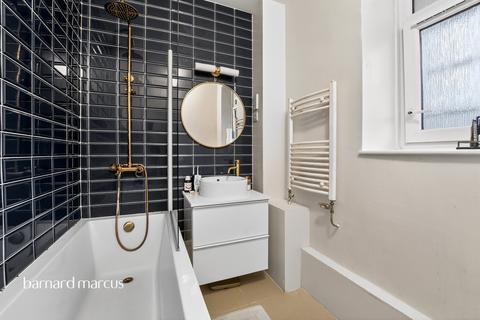 2 bedroom flat for sale, Aldrington Road, London