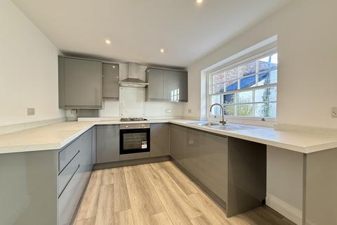 3 bedroom end of terrace house for sale, Alphington Road, St Thomas, EX2