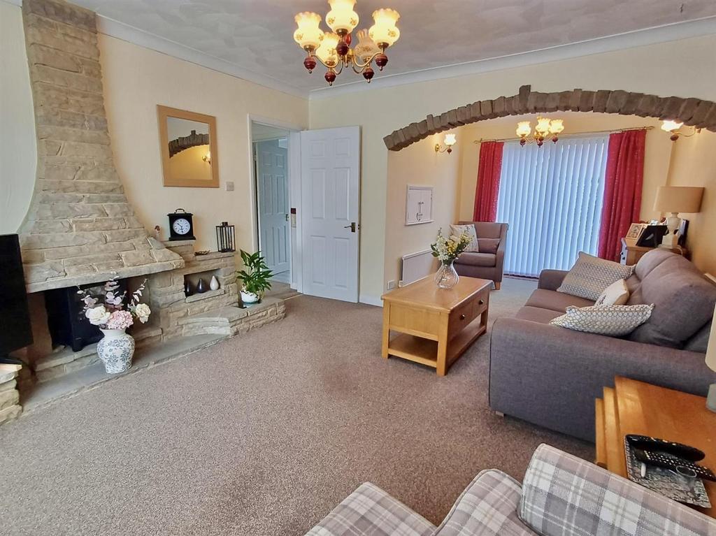 Lounge/Dining Room