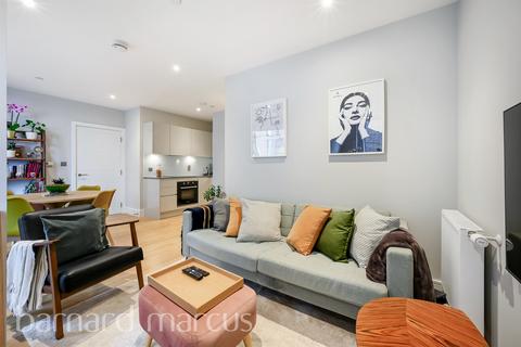 1 bedroom apartment for sale, Greyhound Parade, London