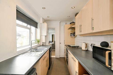 3 bedroom terraced house for sale, Staplehurst Road, Sittingbourne