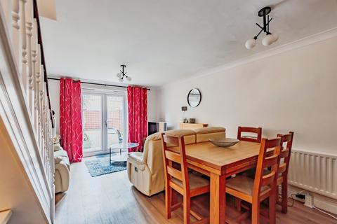2 bedroom terraced house for sale, Kingsfield Way, Redhill