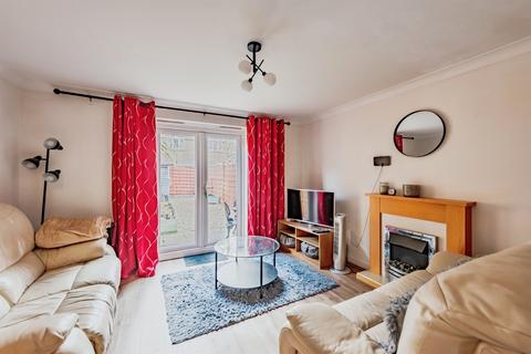 2 bedroom terraced house for sale, Kingsfield Way, Redhill