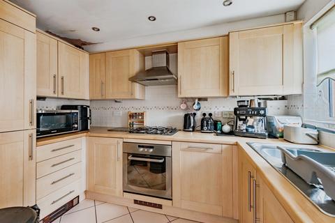 2 bedroom terraced house for sale, Kingsfield Way, Redhill