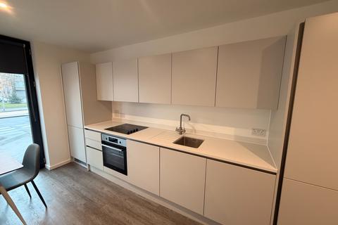 2 bedroom flat to rent, Marlstone Ave, Salford, M3
