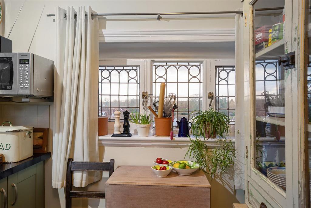 Apt 11 Aldersyde House 64.jpg