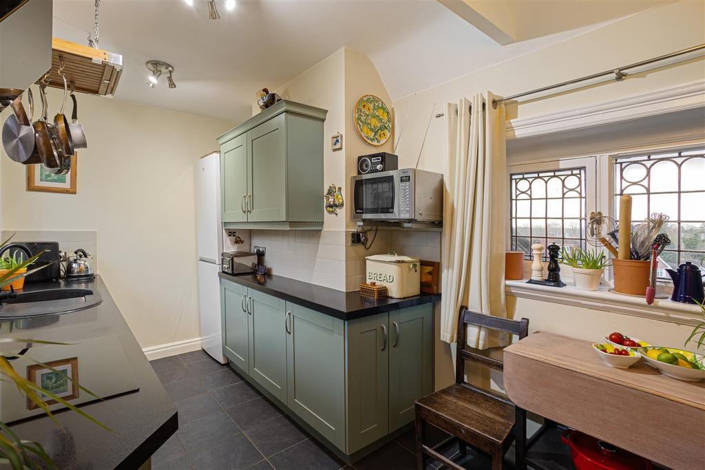 Apt 11 Aldersyde House 61.jpg