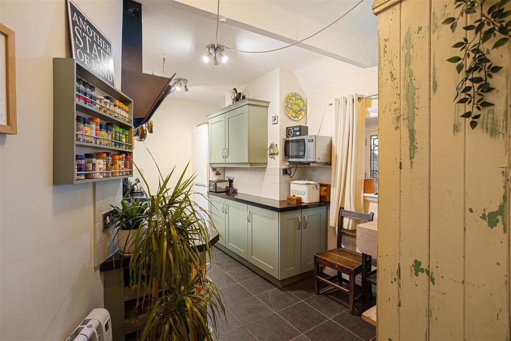 Apt 11 Aldersyde House 58.jpg