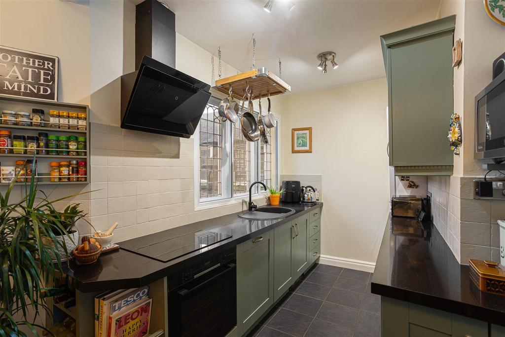 Apt 11 Aldersyde House 70.jpg