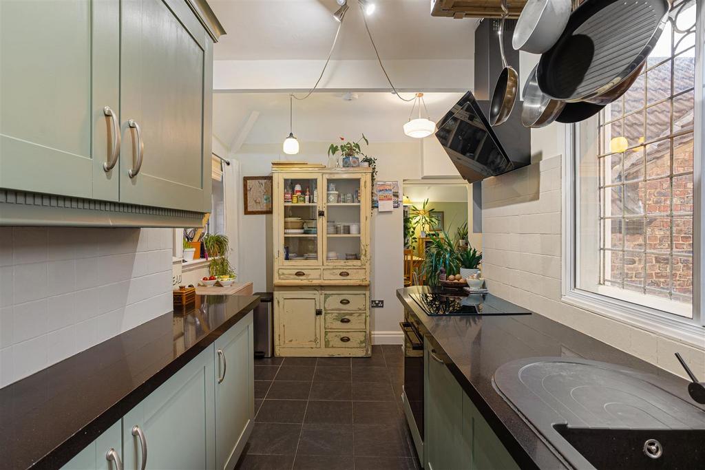 Apt 11 Aldersyde House 73.jpg