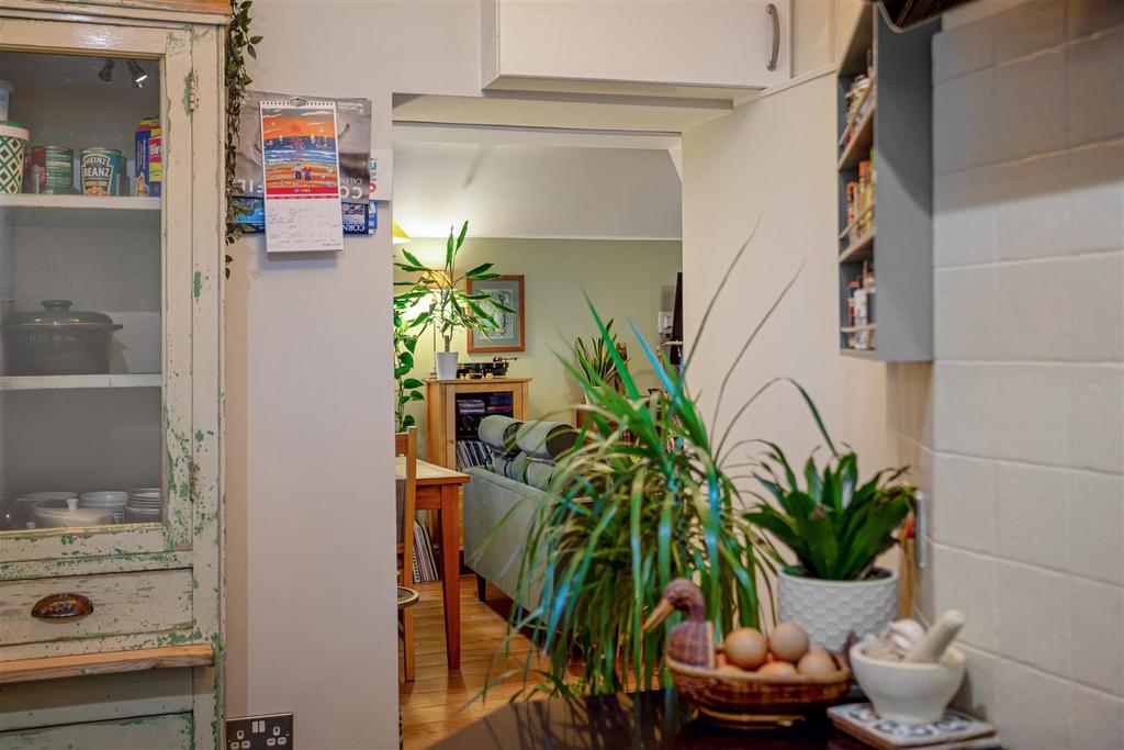 Apt 11 Aldersyde House 76.jpg