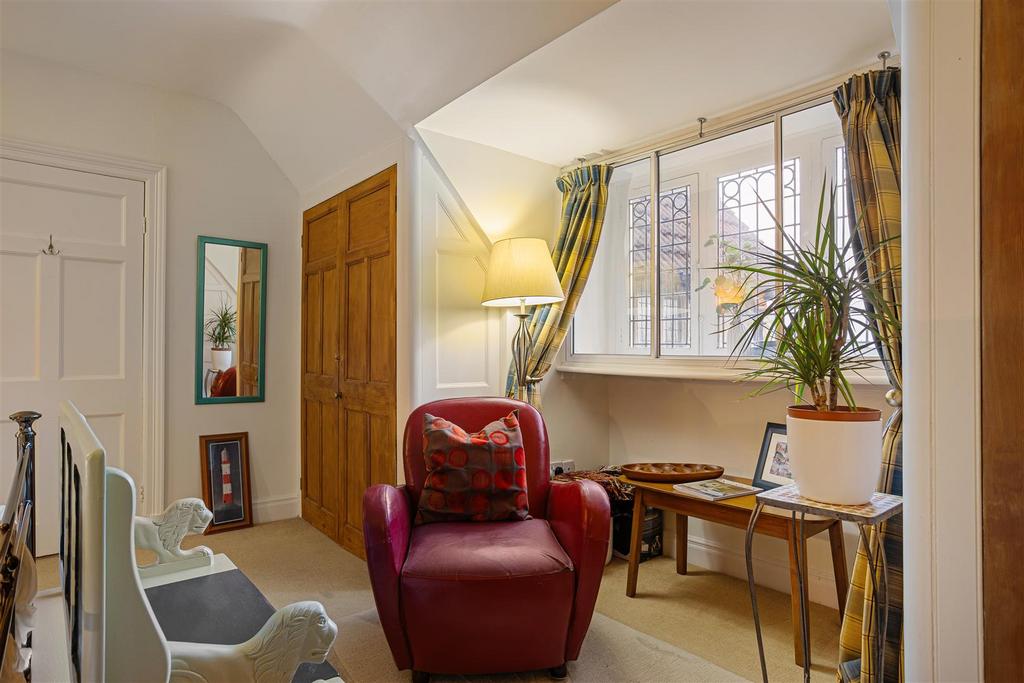 Apt 11 Aldersyde House 22.jpg