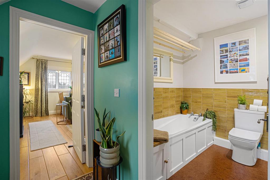 Apt 11 Aldersyde House 25.jpg
