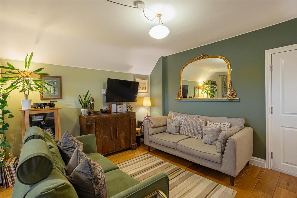 Apt 11 Aldersyde House 46.jpg