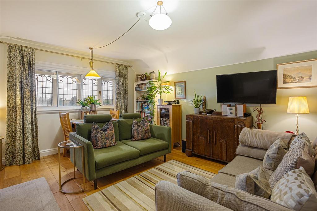 Apt 11 Aldersyde House 34.jpg