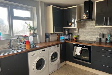 3 bedroom terraced house for sale, Stuart Avenue, Newark NG22