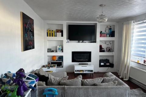 3 bedroom terraced house for sale, Stuart Avenue, Newark NG22