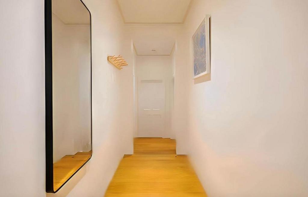 Hallway.jpg