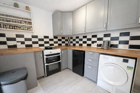 4 bedroom terraced house for sale, Sycamore Avenue, United Kingdom NE38