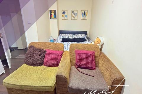 2 bedroom flat for sale, Harlington Hayes, UB3 5Dl