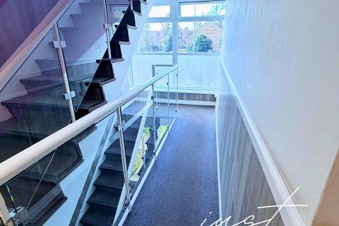 2 bedroom flat for sale, Harlington Hayes, UB3 5Dl