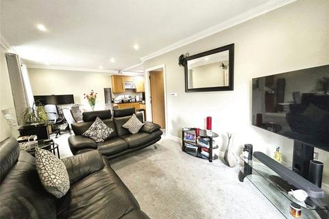 2 bedroom flat to rent, Worsley Road, Manchester M27