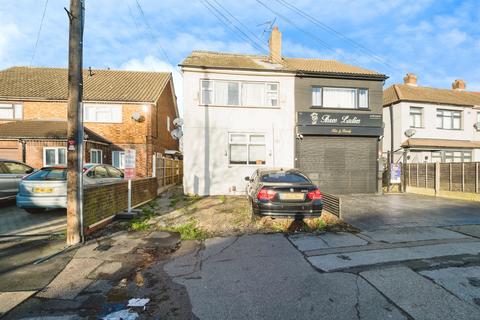 2 bedroom flat for sale, Cherry Tree Lane, Rainham