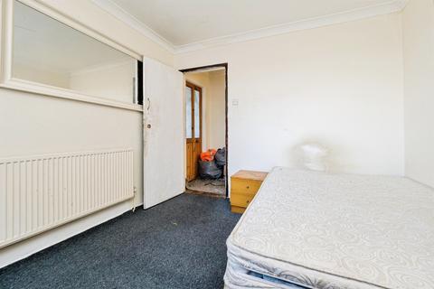 2 bedroom flat for sale, Cherry Tree Lane, Rainham