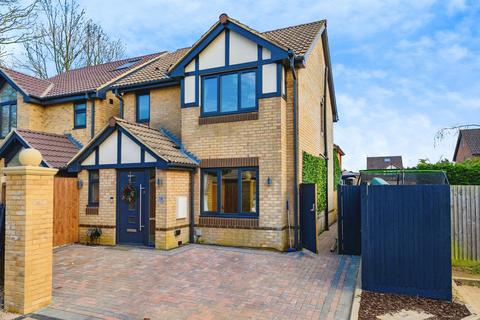 3 bedroom detached house for sale, Perham Way, London Colney, St. Albans