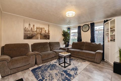 3 bedroom terraced house for sale, Chesterton Way, Tilbury
