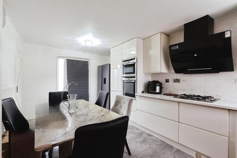 3 bedroom terraced house for sale, Chesterton Way, Tilbury