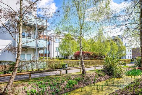 1 bedroom penthouse for sale, Canalside, Redhill