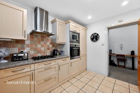 1 bedroom ground floor flat for sale, Grove Close, Epsom