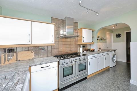 4 bedroom detached house for sale, Cavalier Close, Norwich