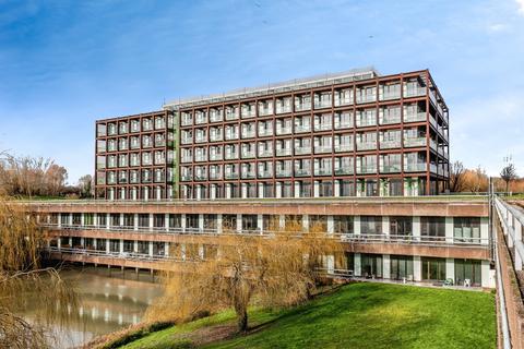 undefined, Lake Shore Drive, Bristol