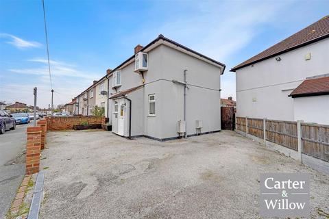 3 bedroom end of terrace house for sale, Fanshawe Crescent, Essex