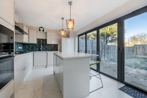 3 bedroom terraced house for sale, Acorn Close, Enfield
