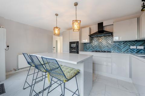 3 bedroom terraced house for sale, Acorn Close, Enfield