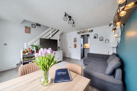 2 bedroom end of terrace house for sale, Oakwood Road, Eastleaze, Swindon, SN5 7EF