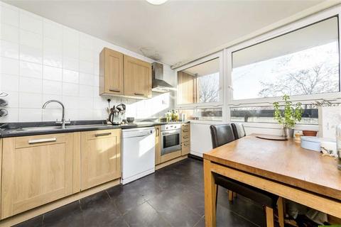 3 bedroom flat to rent, John Ruskin Street, London SE5