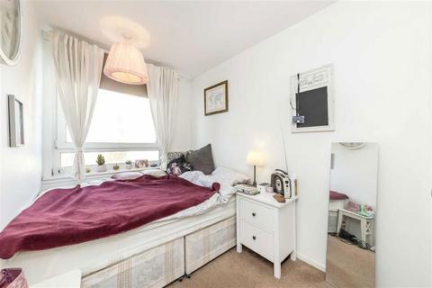3 bedroom flat to rent, John Ruskin Street, London SE5