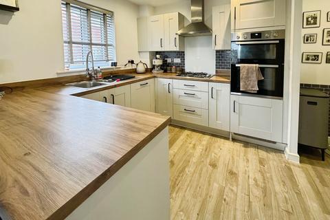 3 bedroom detached house for sale, Magdalene Close, South Marston, Swindon