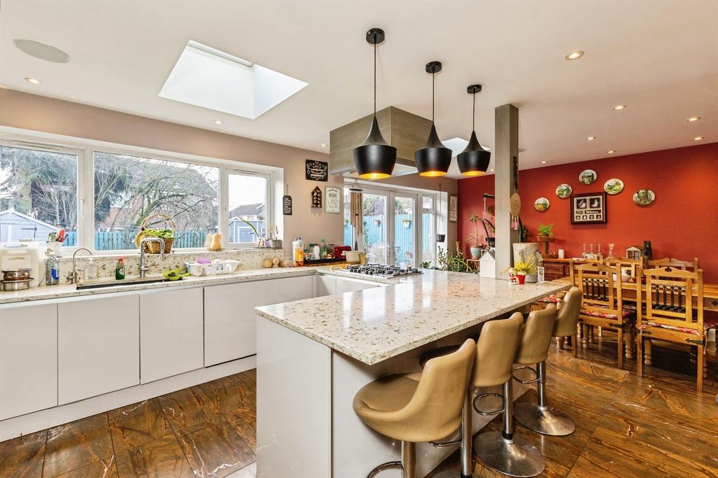 House in Reading, Lower Earley, Earley - View 3